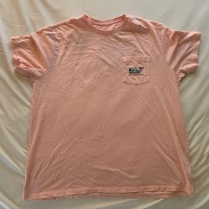 Men’s vineyard vines whale logo pocket tee // XL